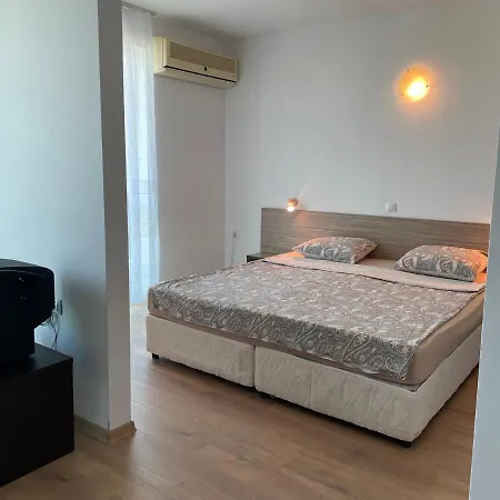 апартамент в сарафово Apartment