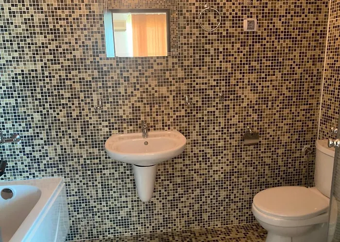 в сарафово דירה